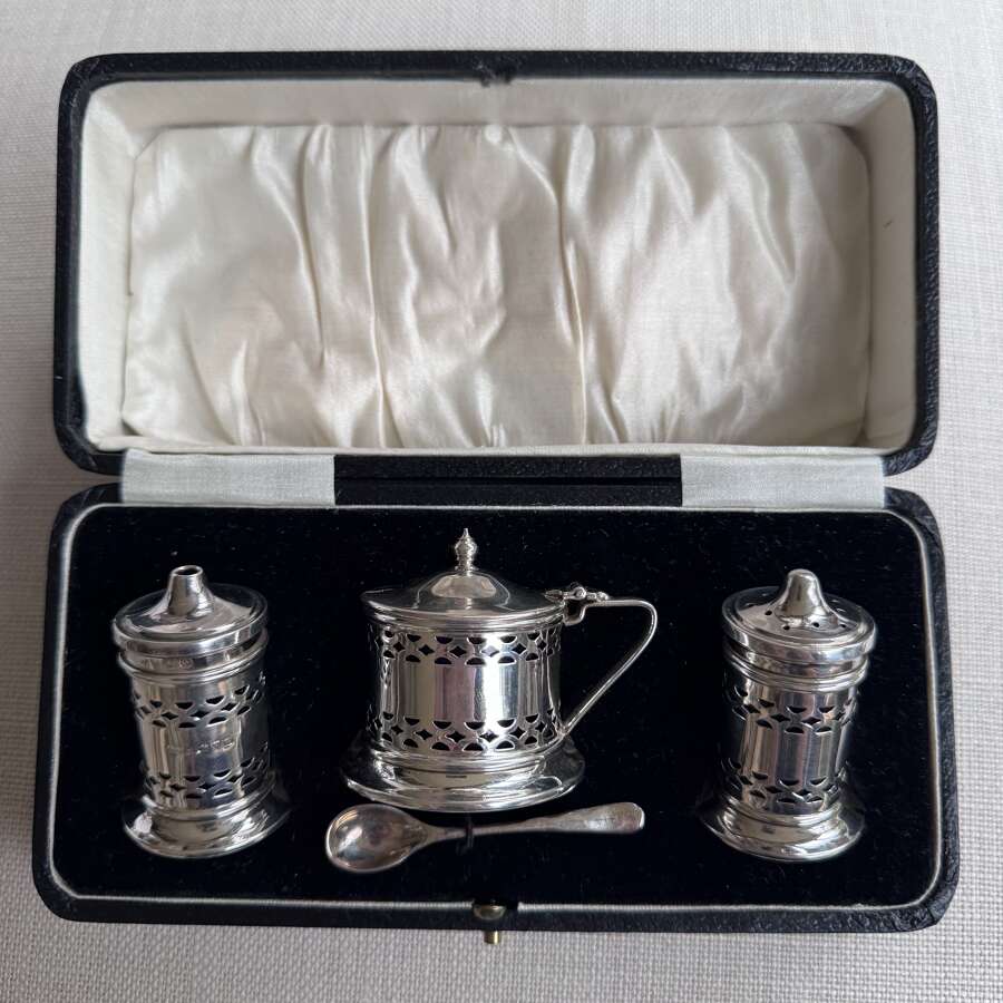 Silver flatware, condiments & serving pieces