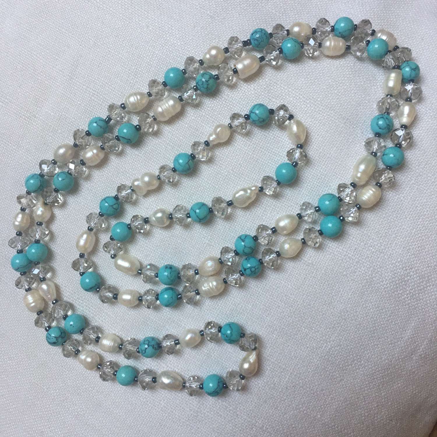 Pearl, crystal and howlite long necklace