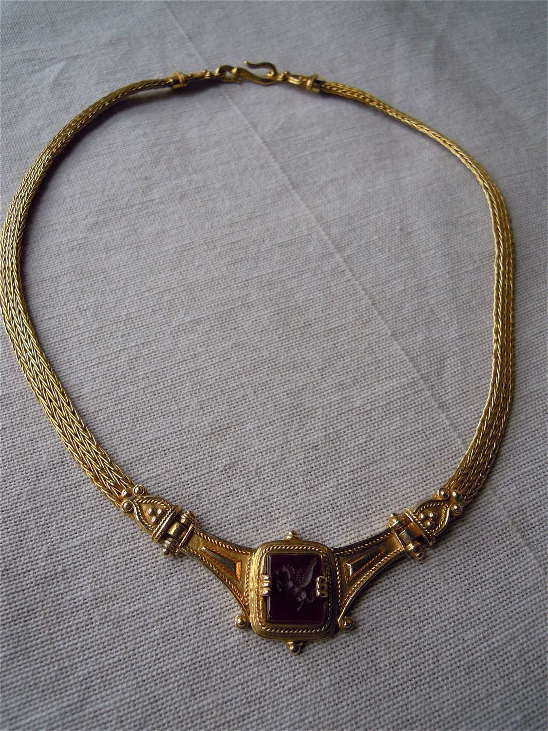18ct gold carnelian horse intaglio necklace