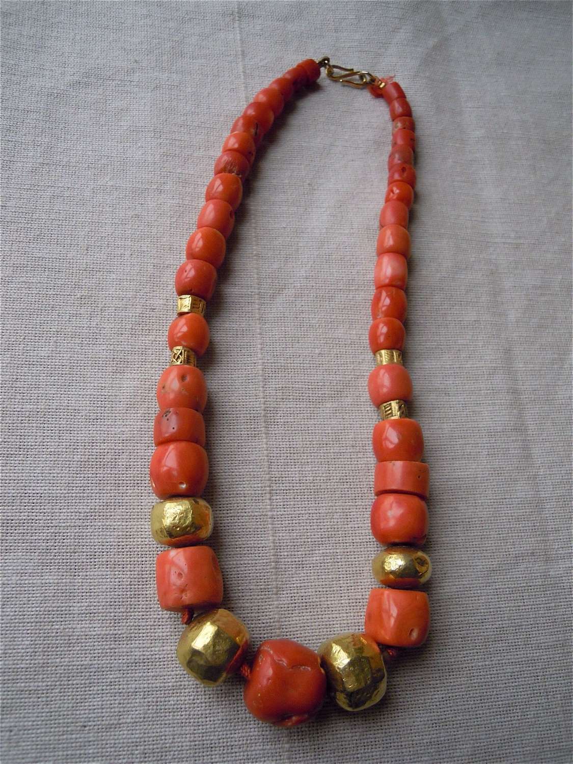 Antique coral and 22ct gold bead necklace