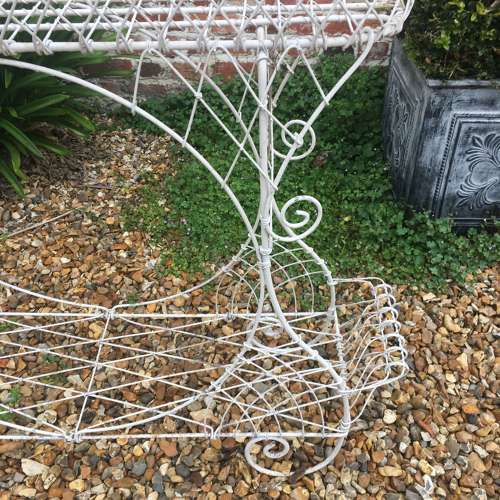 Post War wirework planter in good condition