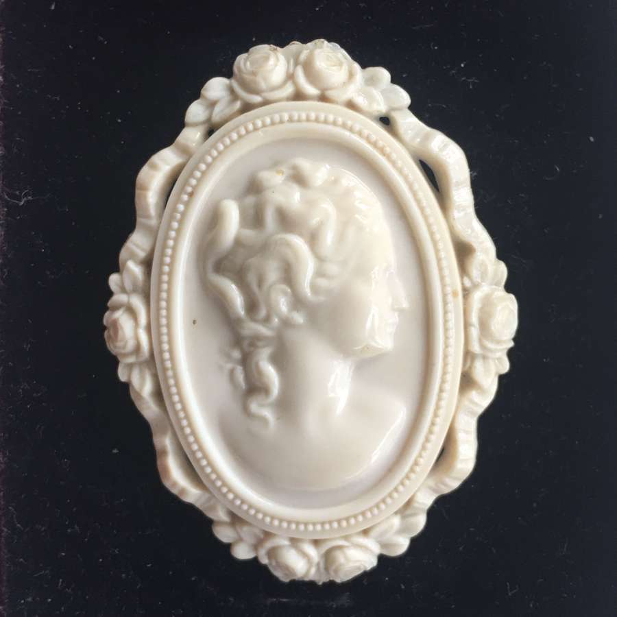 Vintage French celluloid cameo brooch