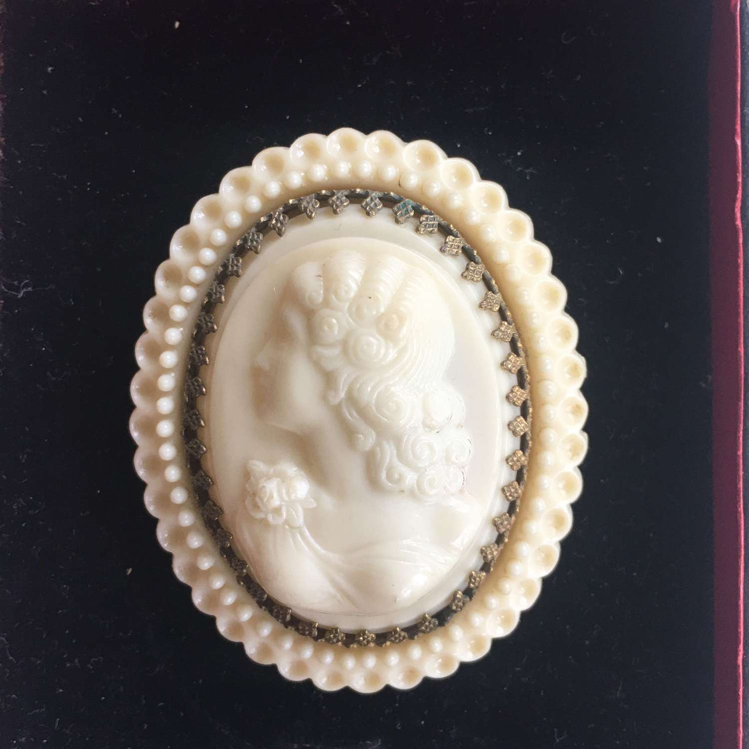 Vintage French celluloid cameo brooch