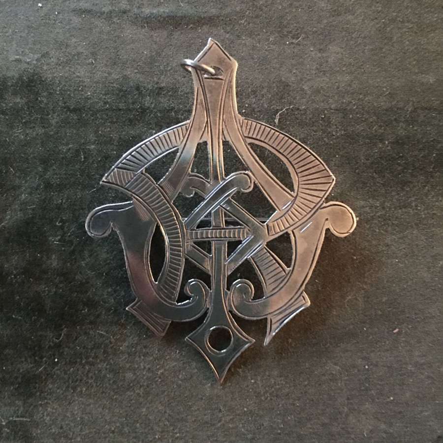 Hallmarked silver pendant/brooch 1924