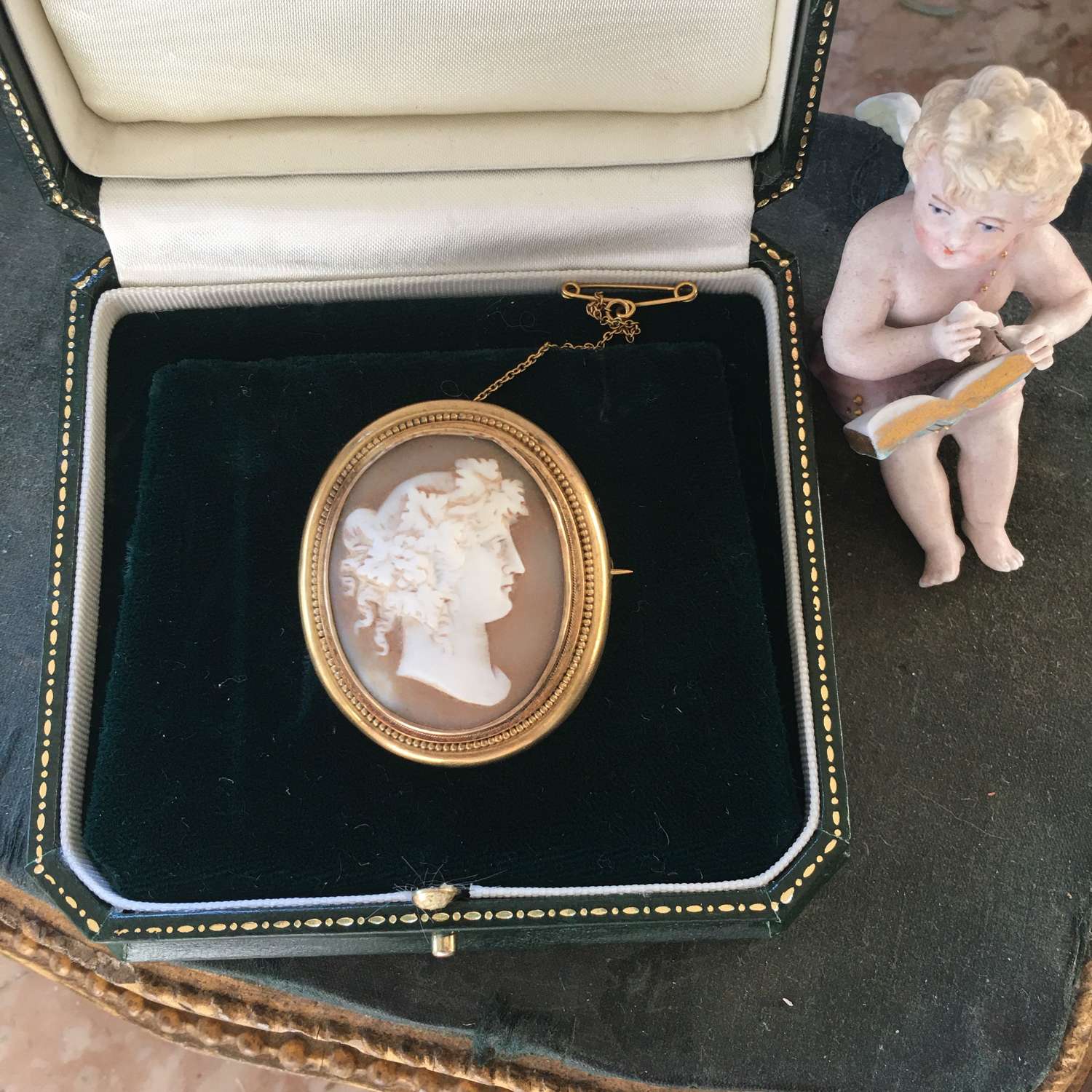 15ct gold framed shell cameo of a Bacchante c 1880