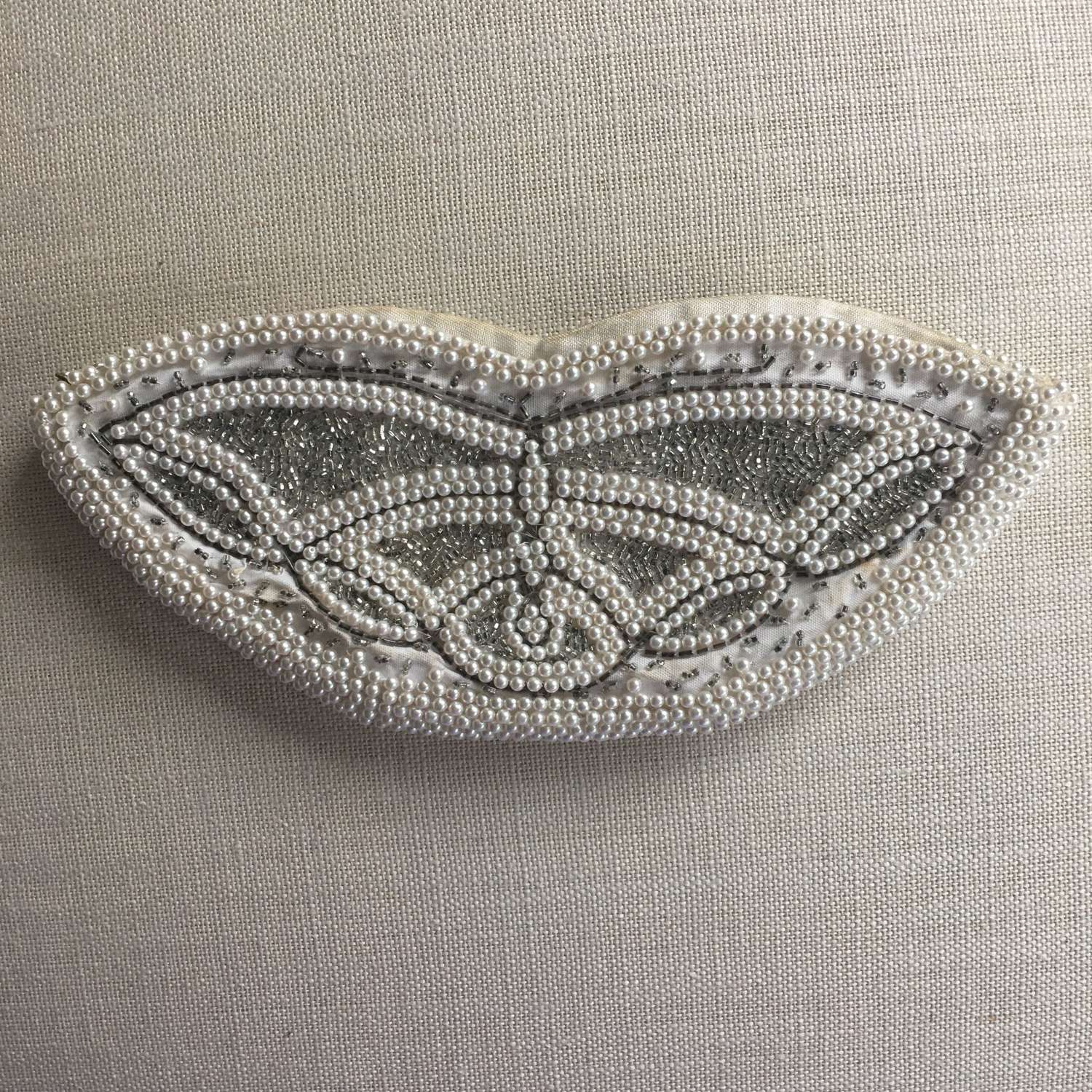 Vintage cream beaded bag with butterfly design