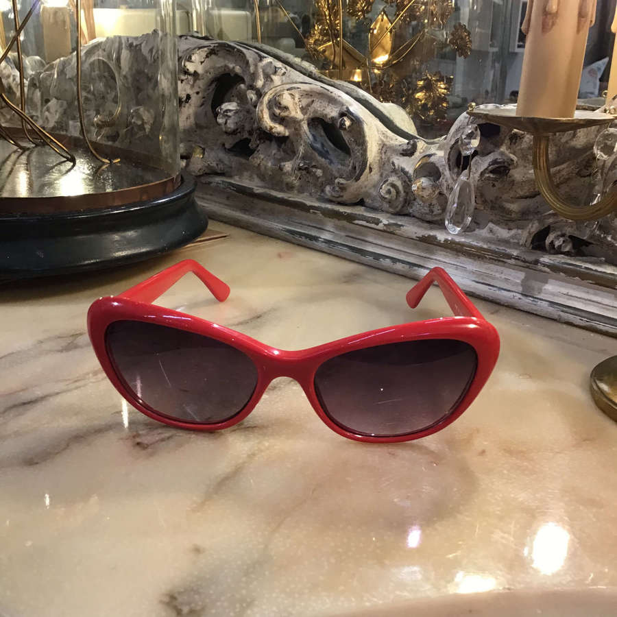 Vintage style new cats eye red sunglasses