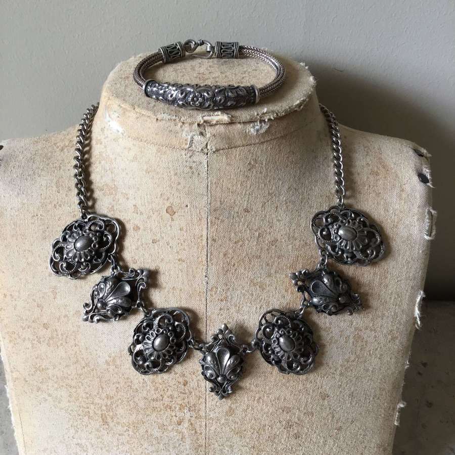 Vintage decorative metal necklace
