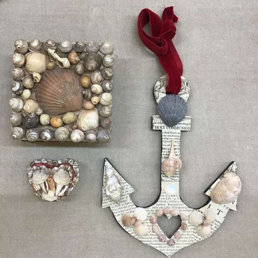 Decorative wooden shell art hanging anchor