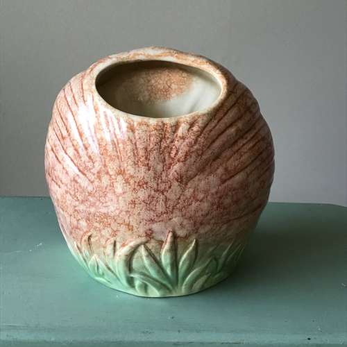 Vintage Sylvac beige bunny vase