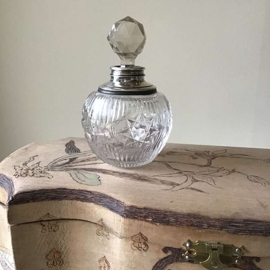 1914 round star glass scent bottle with silver collar