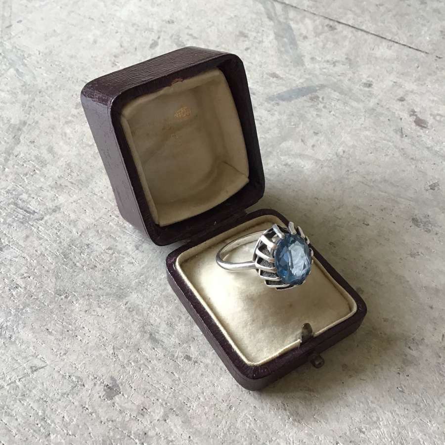Vintage 1975 silver blue stone ring size UK P / US 7 3/4