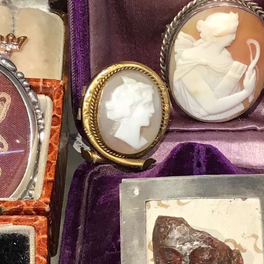19th century shell cameo brooch in pinchbeck mount