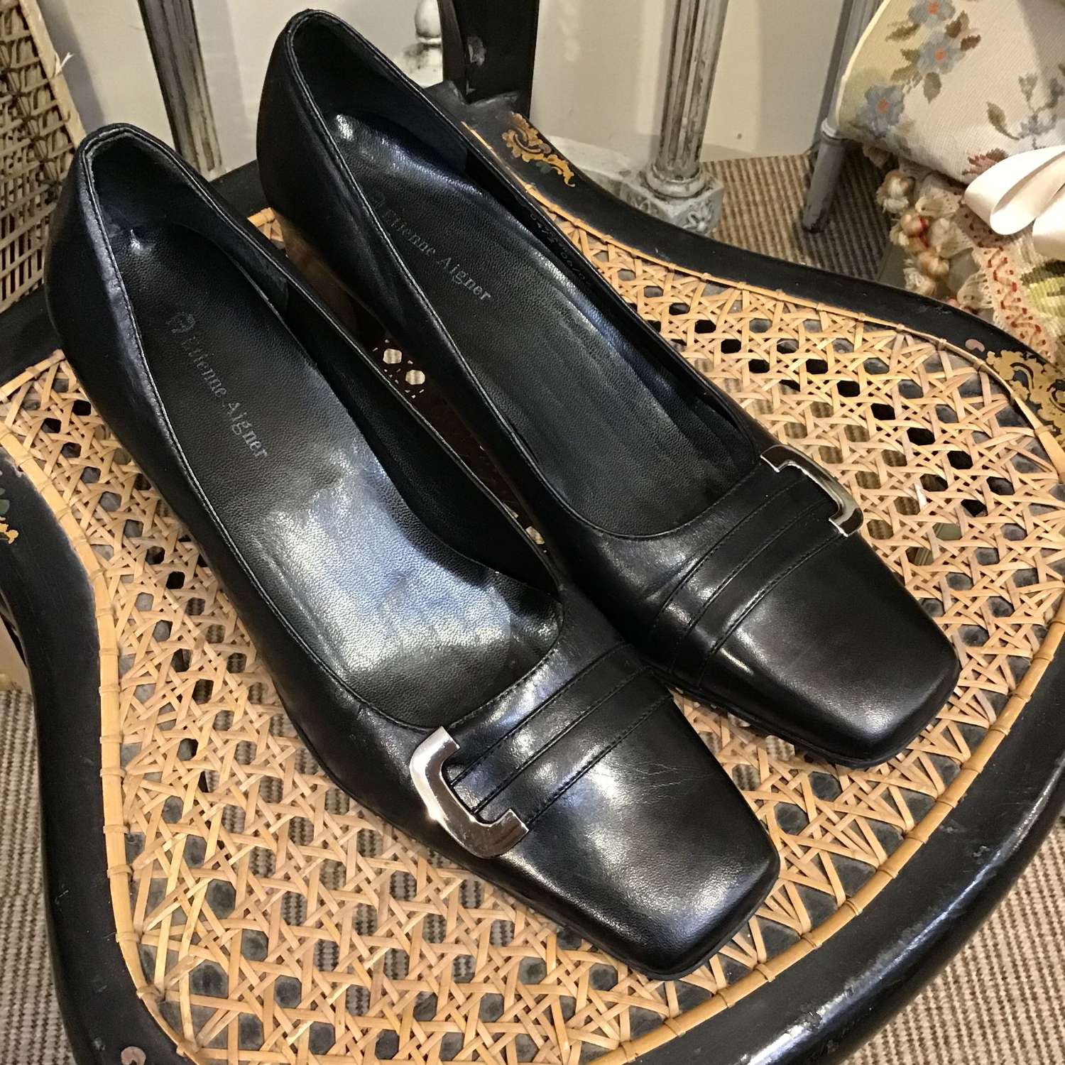 Black leather Etienne Aigner court shoes size 7