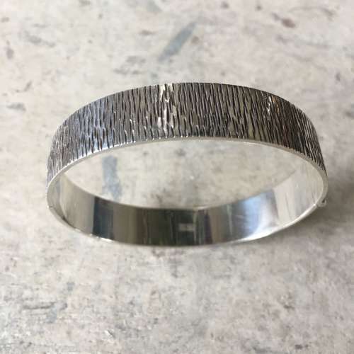 Sterling silver Brutalist bark effect bangle 1972