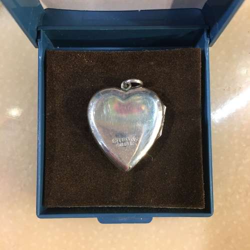 Vintage sterling silver heart shaped locket