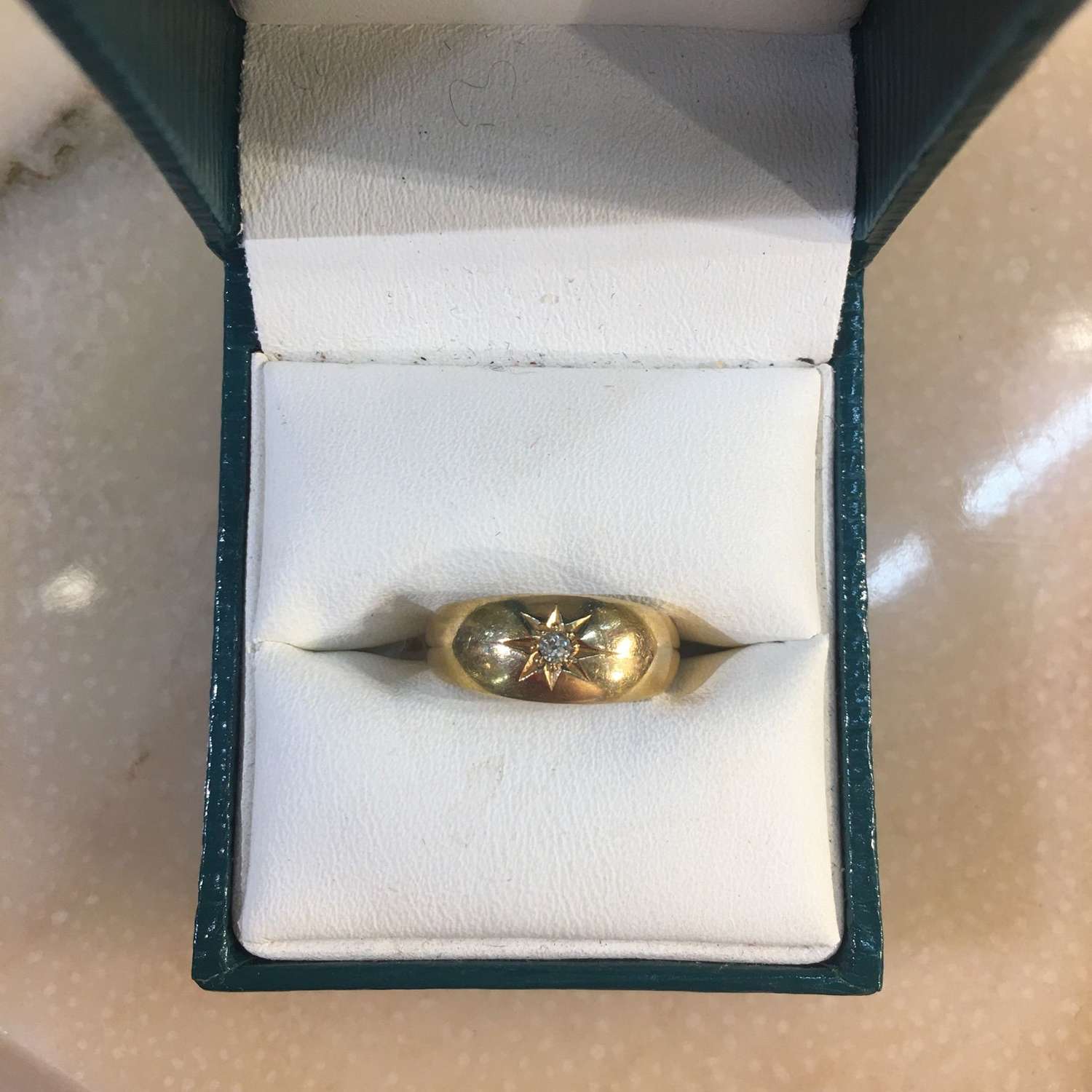 18ct gold Victorian diamond gypsy ring