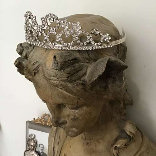 Paste tiara for your mannequin, party or wedding