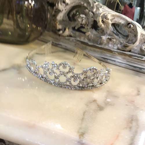 Paste tiara for your mannequin, party or wedding