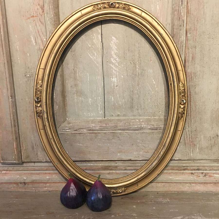 Vintage oval giltwood frame