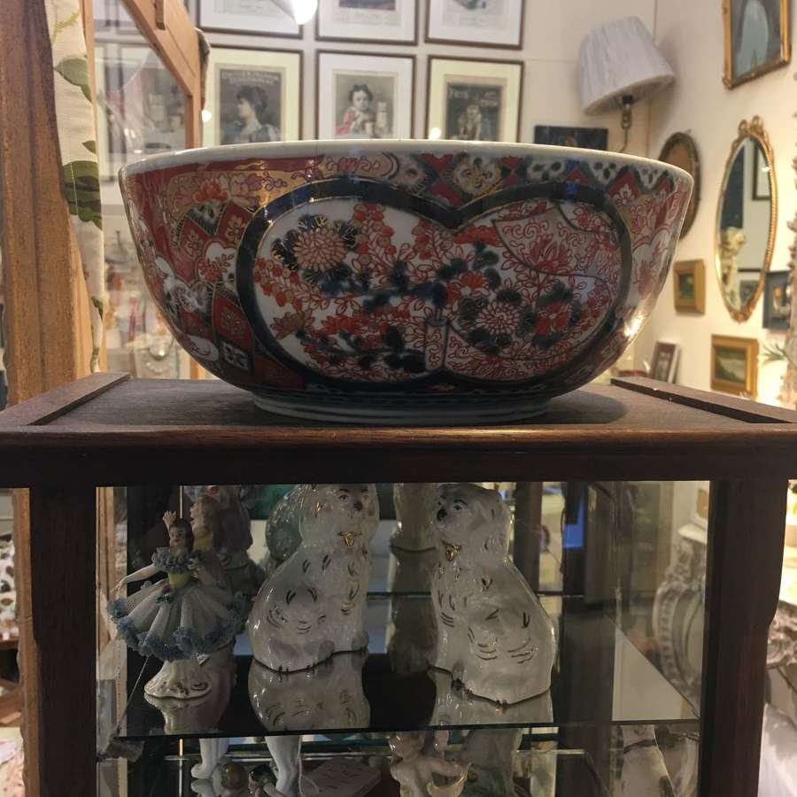 Imari bowl diameter 24.5cm, 11cm high