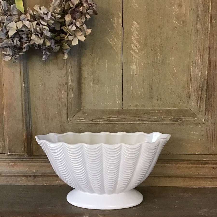 Vintage Dartmouth pottery white shell mantle vase Art Deco style