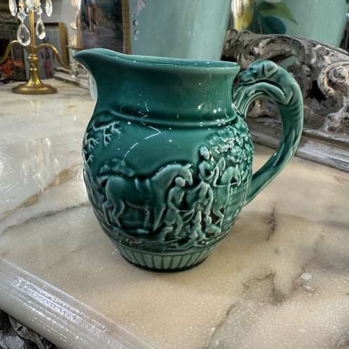 Vintage Wedgwood Etruria Majolica hunting scene jug with hound handle