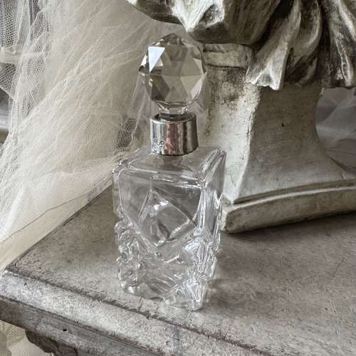 Silver top scent/lotion bottle h/m London 1905