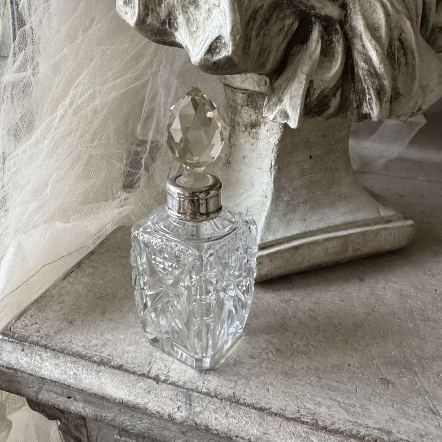 Antique silver necked scent bottle WHS London 1913