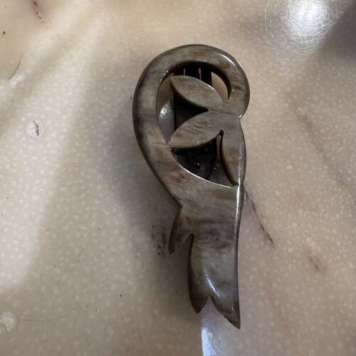 Art Deco beige/grey dress clip