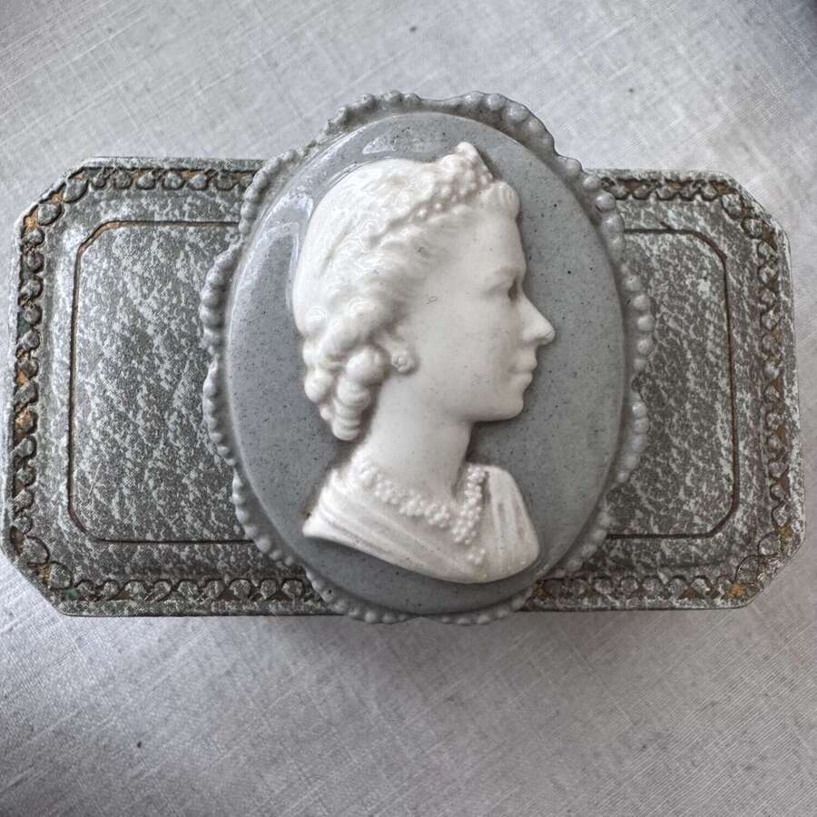 1953 Queen Elizabeth II Coronation cameo brooch light grey and white